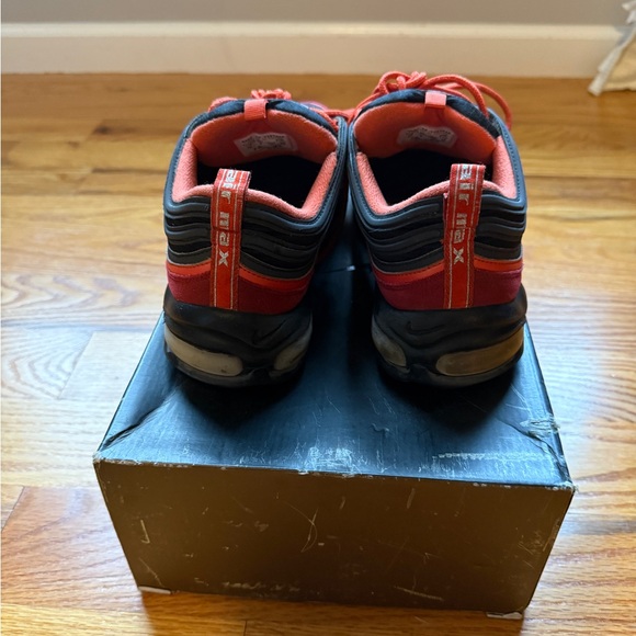 Nike - Picture 6 of 6